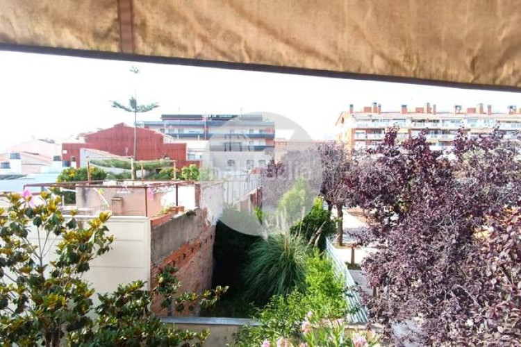 Dúplex  de ensueño en el centro con gran terraza y balcón, 2 plazas de parking y detalles premium en Terrassa