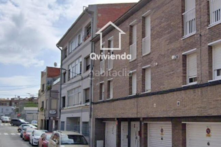 Casa adosada  ocupada de 3 plantas con jardín , barcelona en Terrassa