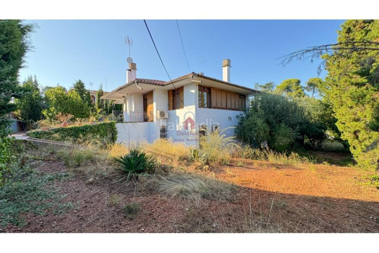 Casa  de 200m construidos en venta a 4 vientos en la urbanización font de lespardenya, en Terrassa