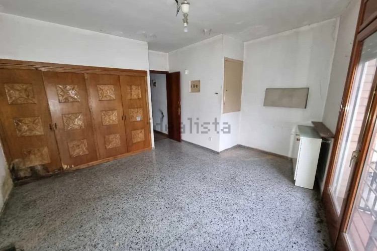 Chalet pareado en carretera de Castellar