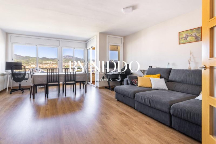 Piso  con vistas a la mola en San Pere Terrassa