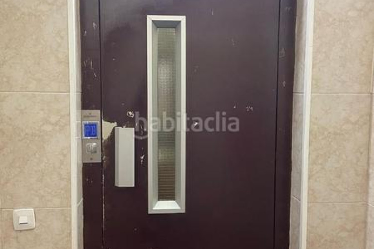 Piso pis en venda a zona escoles en Cementiri Vell Terrassa
