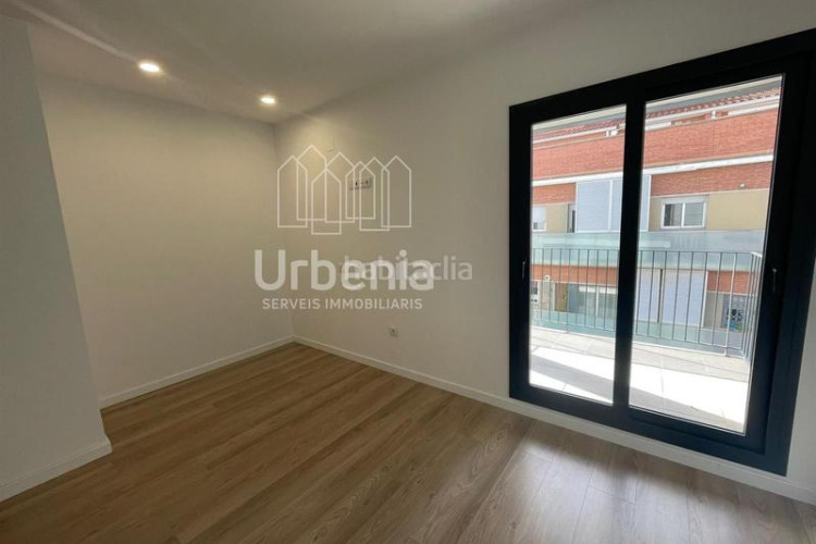 Dúplex duplex tercera planta, 4 habitaciones y con terrazas en Terrassa