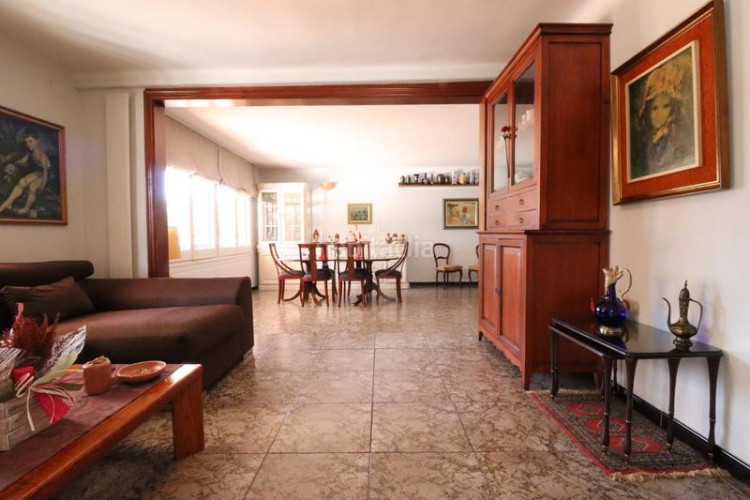 Casa única e impresionante finca a 4 vientos con piscina y jardin en Terrassa