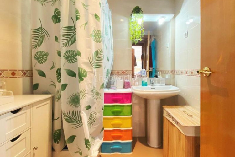 Planta baja piso de en Segle XX con pk actualmente alquilado en Terrassa