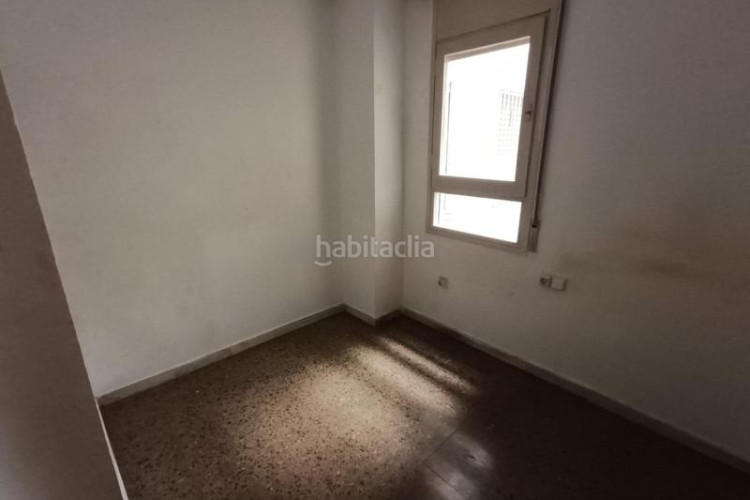 Piso  de 4hab junto plaza lluis companys!!! en Terrassa