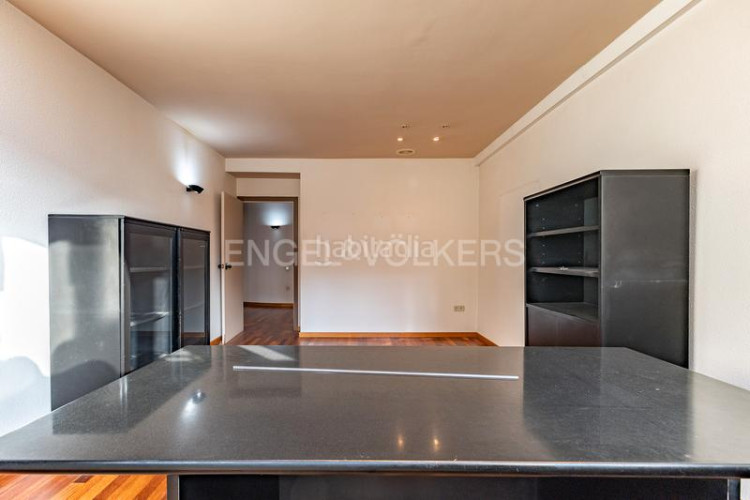 Apartamento gran oportunidad para crear tu hogar en el centro 131m2 en Terrassa