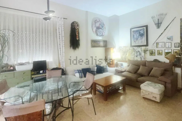 Piso en plaza del Mestre Serrat