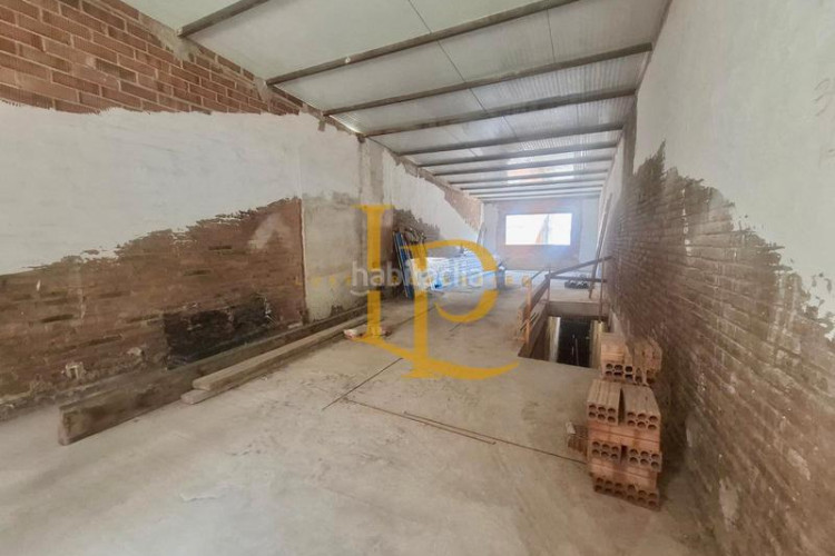 Casa  de pueblo independiente en construccion para acabar a tu gusto en Terrassa