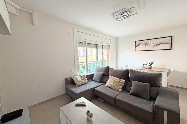 Ático fantástico atico en Can Palet, cerca del parque de vallparadis. 4 habitaciones. balcón. en Terrassa