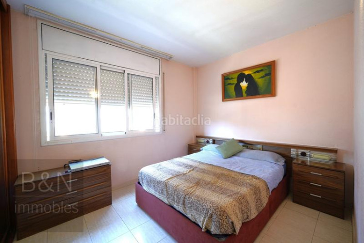 Piso un hogar de tres habitaciones, balcón, plaza de parking y trastero en Terrassa