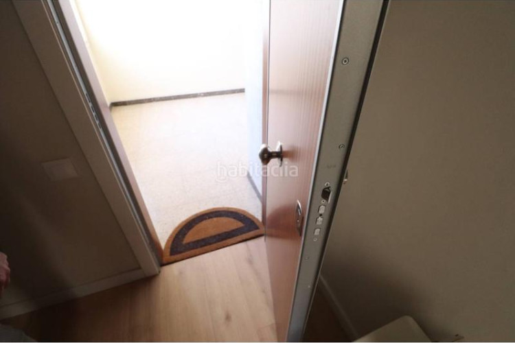 Piso escoles, acabado de reformar en Plaça Catalunya - Escola Industrial Terrassa