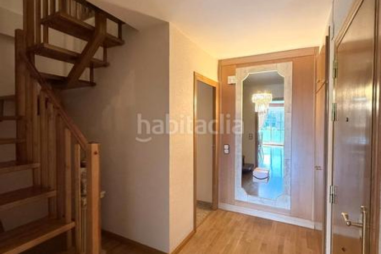 Dúplex atico-duplex de 4 habitaciones + estudio, 2 terrazas y parking en Terrassa