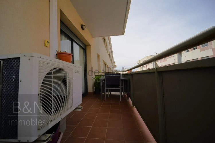 ¡Te vas a enamorar de su carácter! Amplio, luminoso, con zona comunitaria, párquing y trastero.