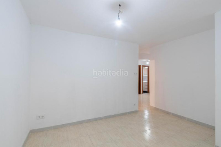 Piso reformado, listo para entrar a vivir, 3 habitaciones en Terrassa
