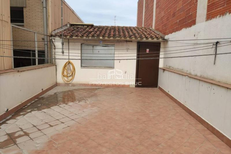 Dúplex  con amplia terraza, parking en venta infórmese en Terrassa