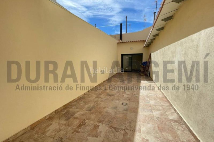 Piso bajos con patio en venta en ca naurell en Ca n'Aurell Terrassa