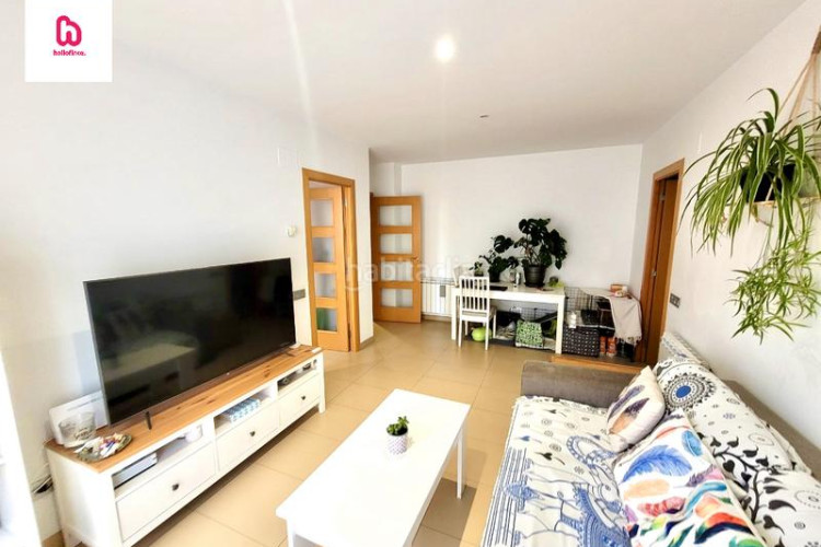 Piso  de 2 habitaciones para entrar a vivir con parking en Terrassa