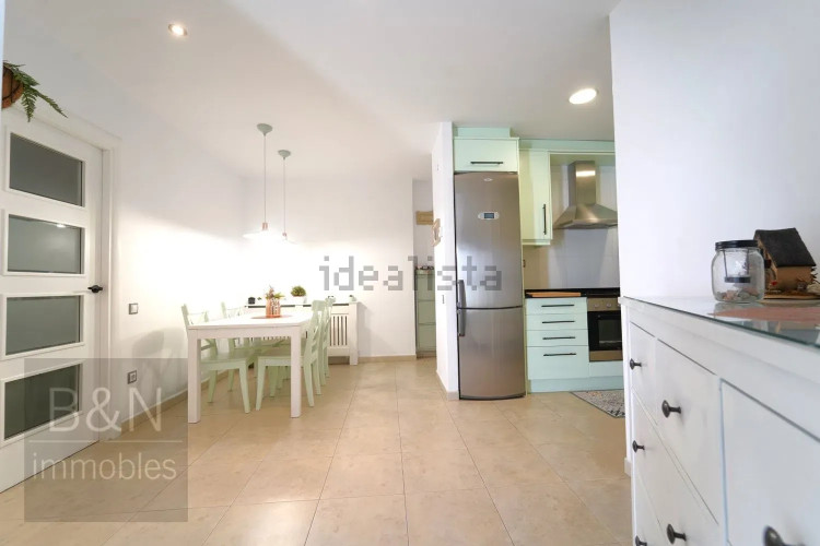 ¡Bienvenido al hogar de tus sueños! Este exclusivo dúplex es mucho más que una vivienda.