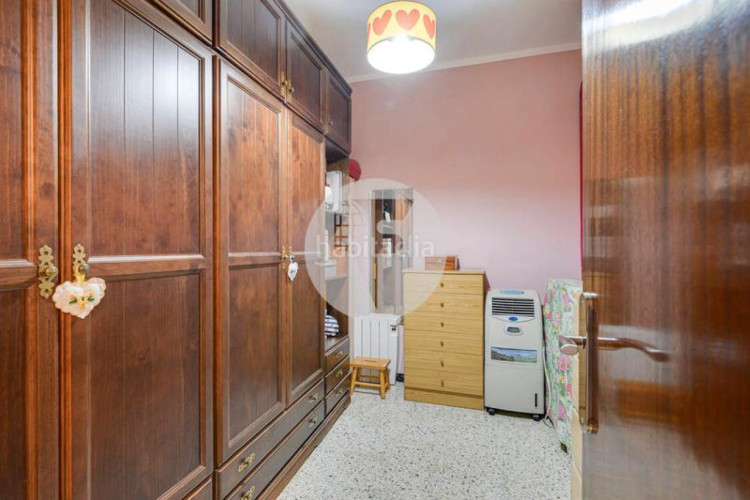 Casa exclusiva casa de tres plantas y un estudio a tan solo 5 minutos del centro en Terrassa
