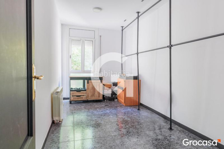 Piso amplio piso con balcón en Les Arenes - La Grípia - Can Montllor Terrassa