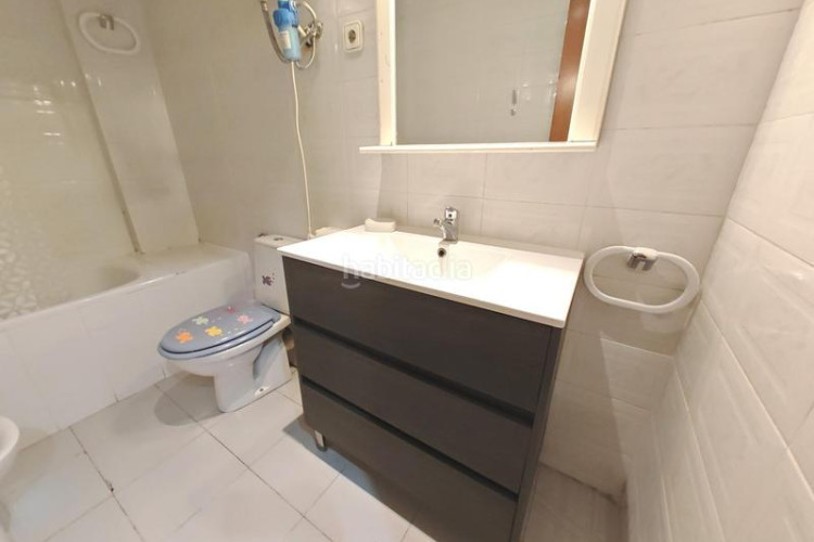 Loft acogedora planta baja loft, con patio. a 10 andando fgc y centro. en Terrassa