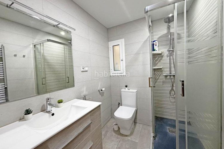 Ático fantástico atico en Can Palet, cerca del parque de vallparadis. 4 habitaciones. balcón. en Terrassa