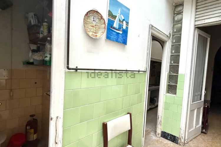 ZONA DE CA N'AURELL. CASA ADOSADA DE 4HABS. PARA REFORMAR ¡Oportunidad única en Ca N’Aurell!