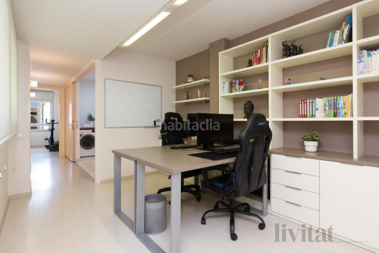 Piso en carrer arquimedes ático en el centro en Ca n'Aurell Terrassa