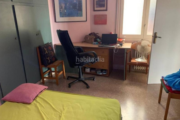 Piso  en venta en escola industrialplaça de catalunya en Terrassa