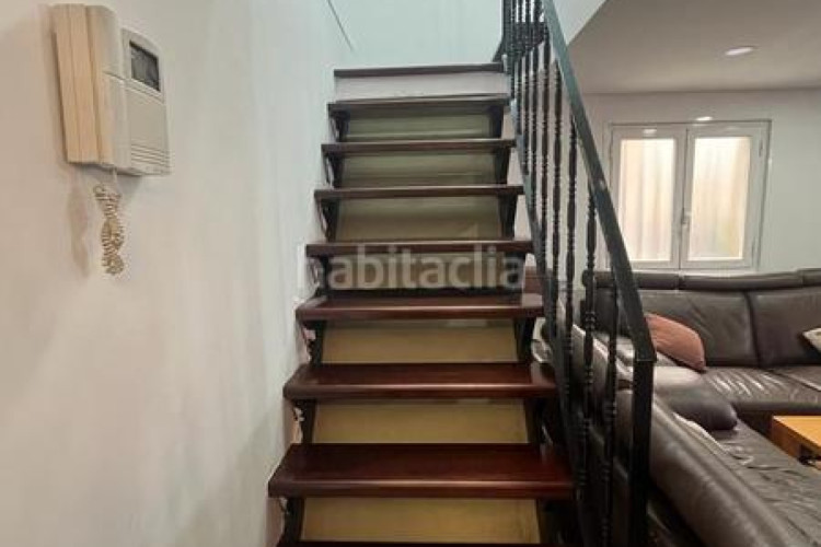 Chalet  en venta en La Cogullada, 5 dormitorios. en Terrassa