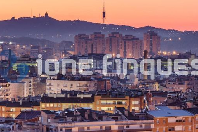 Casa adosada ione finques ofrece en Les Arenes - La Grípia - Can Montllor Terrassa