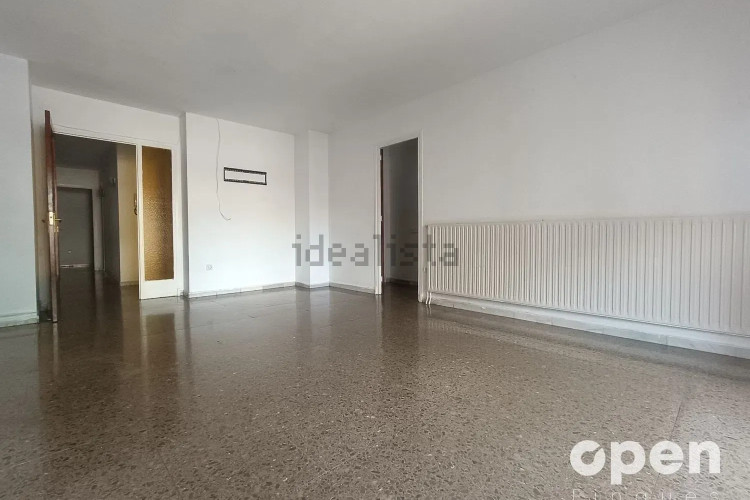 Piso en avenida de Josep Tarradellas
