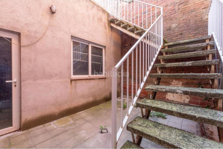 Casa adosada  4hab 1 wc garaje de 140m2 terarza en Terrassa