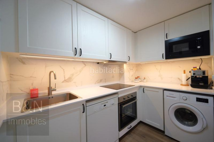 Piso una vivienda con calidez, luz y balcón recién reformado con plaza de garaje incluida en Terrassa