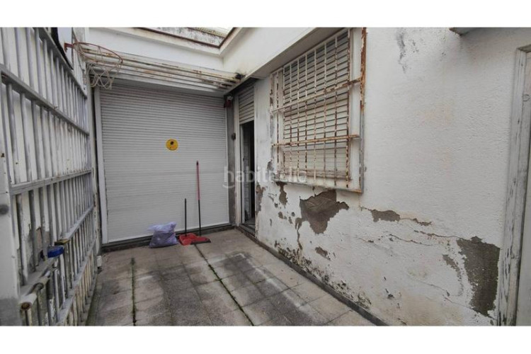 Casa adosada venta casa adosada a reformar con muchas posibilidades. en Terrassa