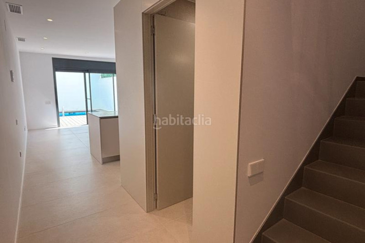 Casa en carrer de las navas de tolosa 87 exclusiva casa a estrenar con piscina privada en Terrassa