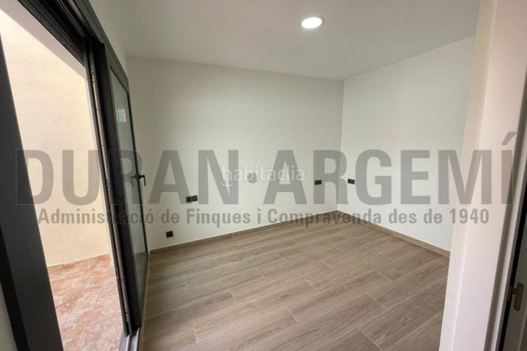 Piso bajos con patio en venta en ca naurell en Ca n'Aurell Terrassa