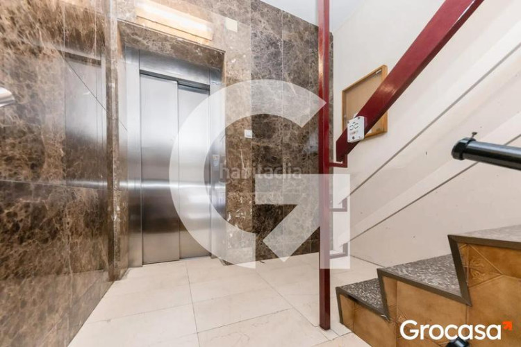 Piso precioso piso cerca de del centro en La Cogullada Terrassa