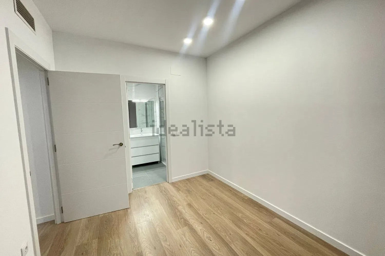 Piso en calle Transversal, 181