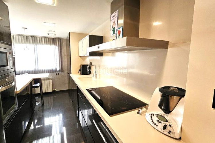 Piso en carrer de pau marsal 76 exclusiva vivienda con acabados de lujo y una ubicación inmejorable. en Terrassa