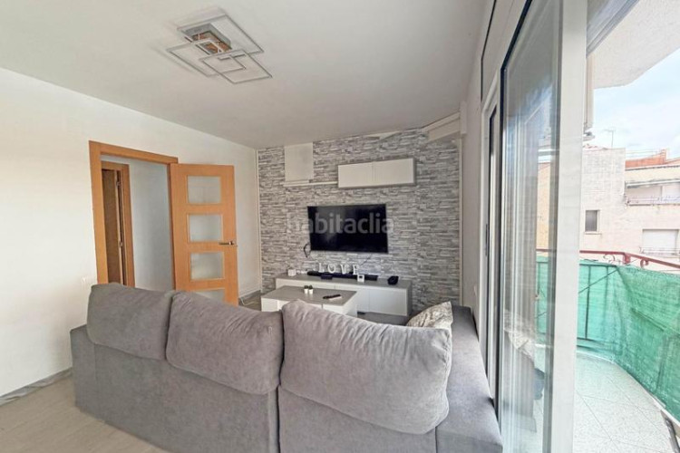 Ático fantástico atico en Can Palet, cerca del parque de vallparadis. 4 habitaciones. balcón. en Terrassa