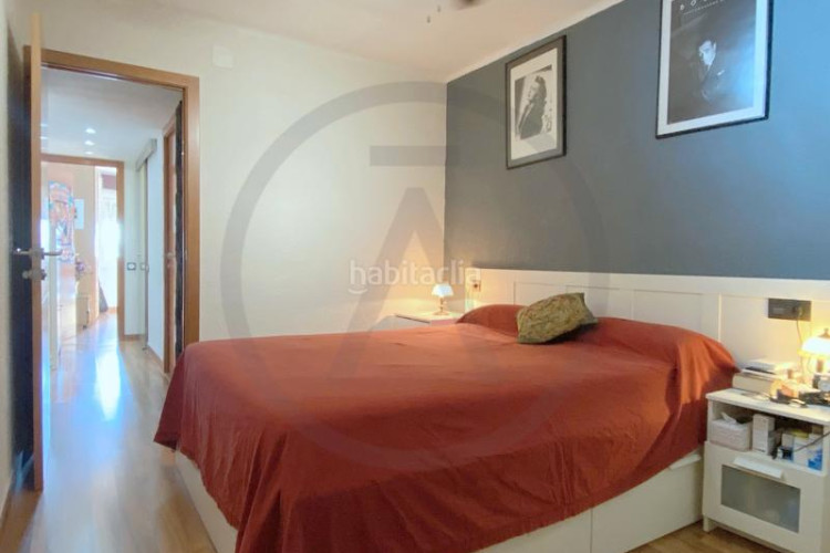 Piso muy amplio y reformado! en San Pere Terrassa