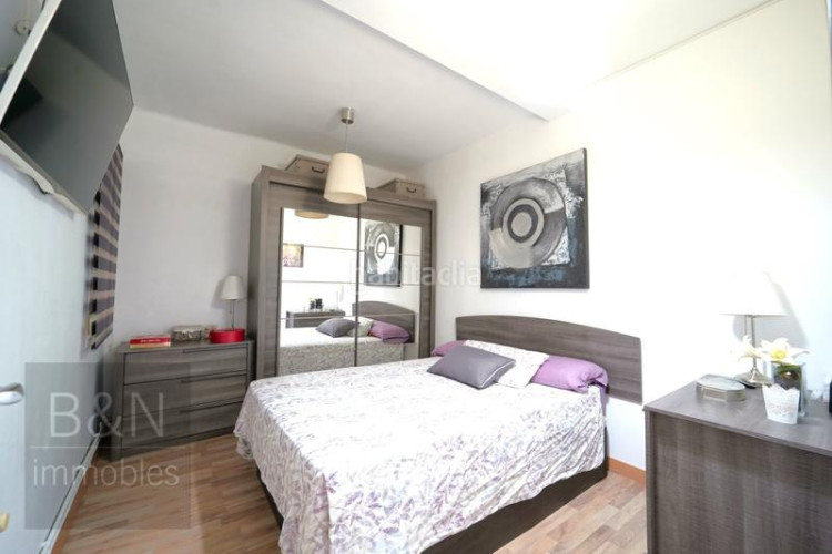 Piso en el centro con terraza de 20m y a un paso del parc vallparadís en Terrassa