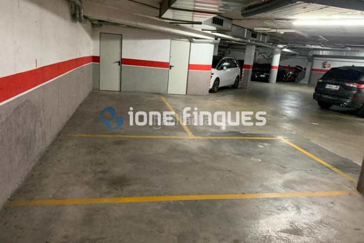 Piso ione finques ofrece en Egara Terrassa