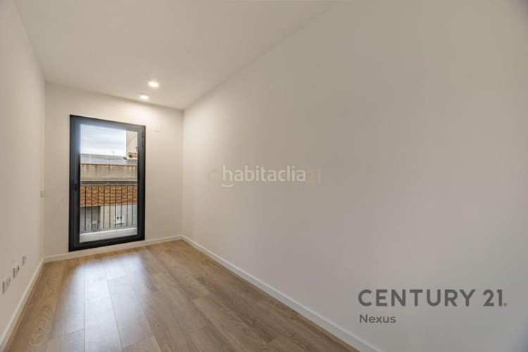 Piso en carrer de pere fizes primera planta impecable con acabados de alta calidad, suite, terraza y eficiencia energética en Terrassa