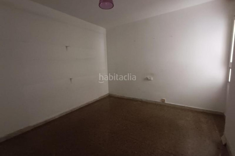 Piso av josep tarradellas. 4 habitaciones en Can Boada Terrassa