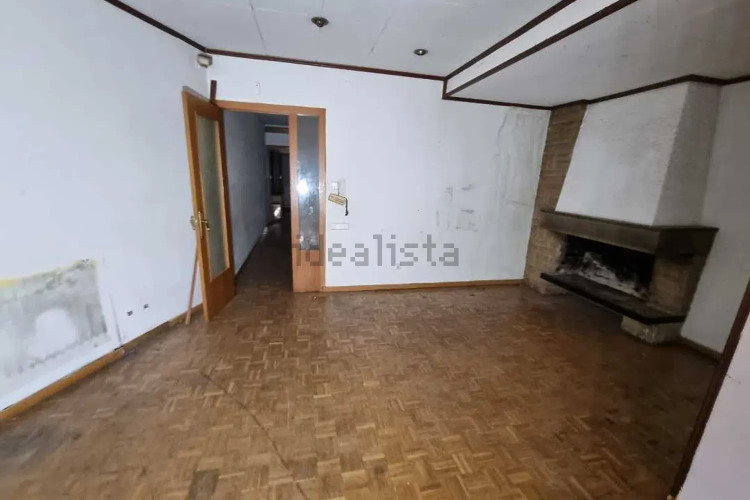 Chalet pareado en carretera de Castellar