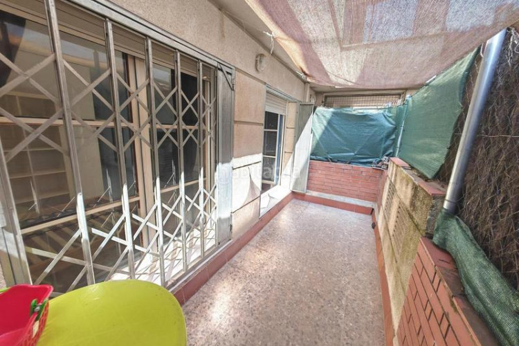 Loft acogedora planta baja loft, con patio. a 10 andando fgc y centro. en Terrassa