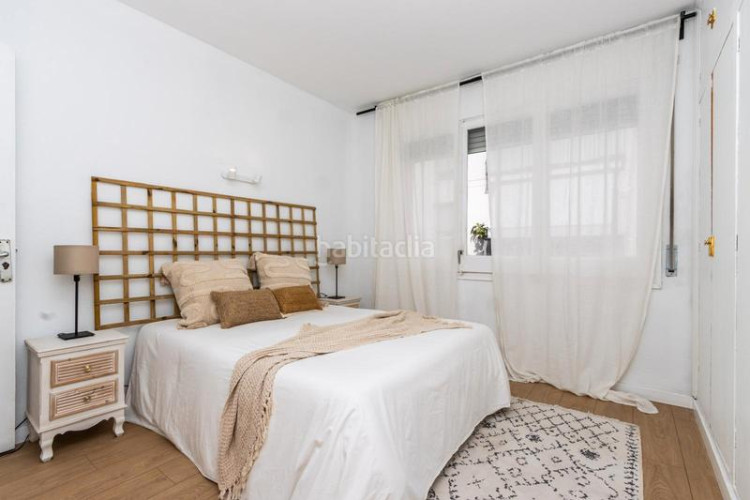 Dúplex vivienda tipo dúplex de 2habs. + garaje + patio. zona Segle XX en Terrassa